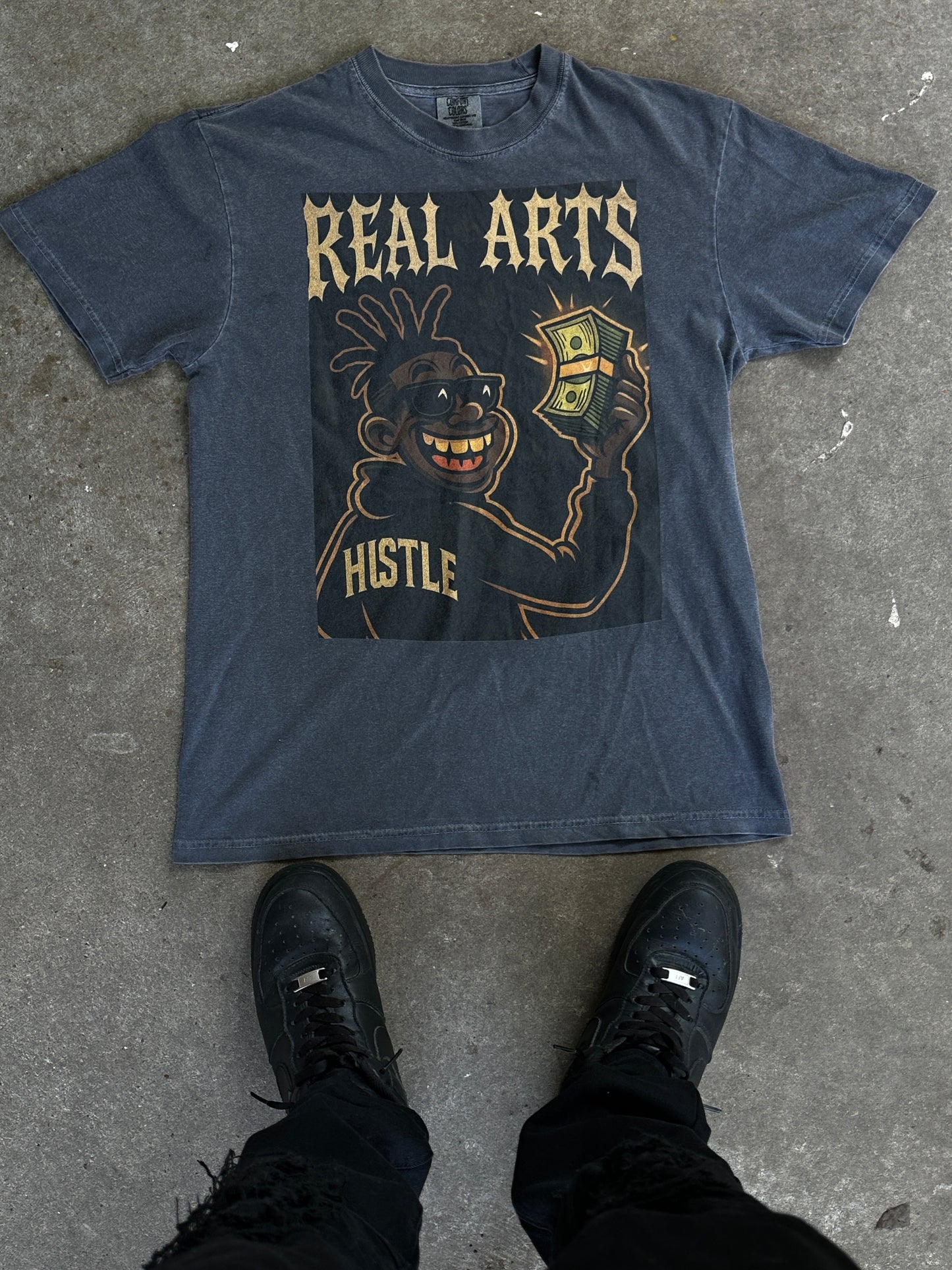 Unisex garment-dyed heavyweight t-shirt