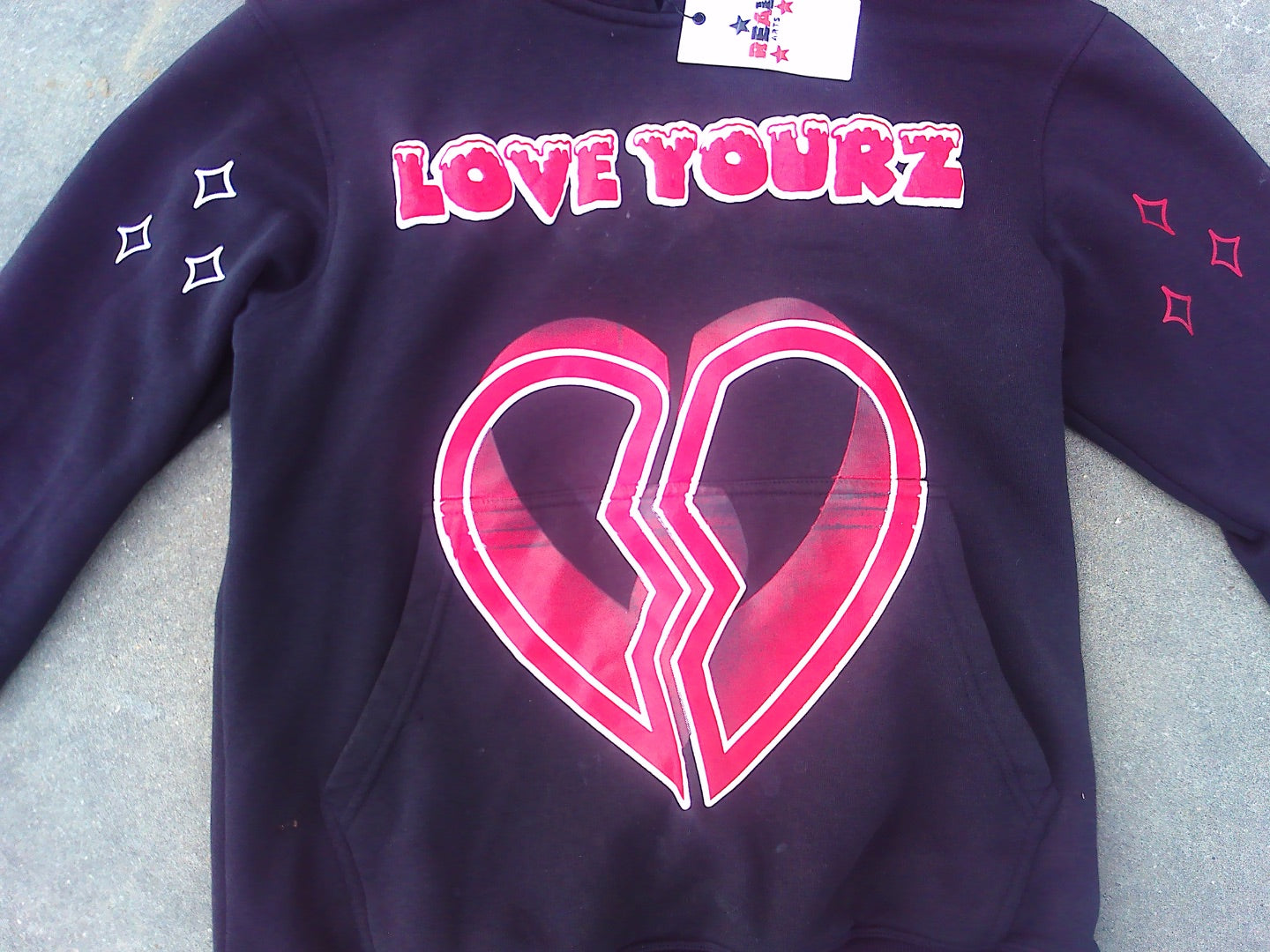 BLACK LOVE YOURZ HOODIE