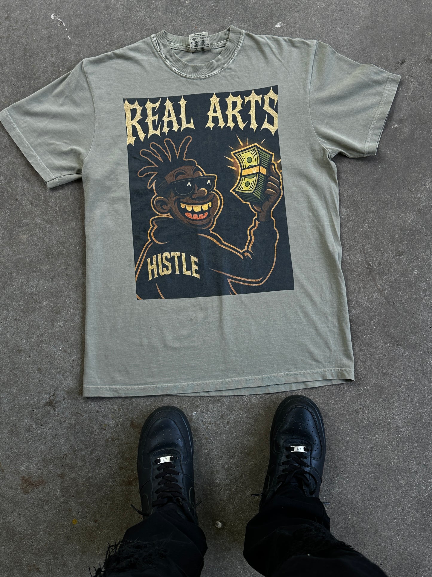 Unisex garment-dyed heavyweight t-shirt