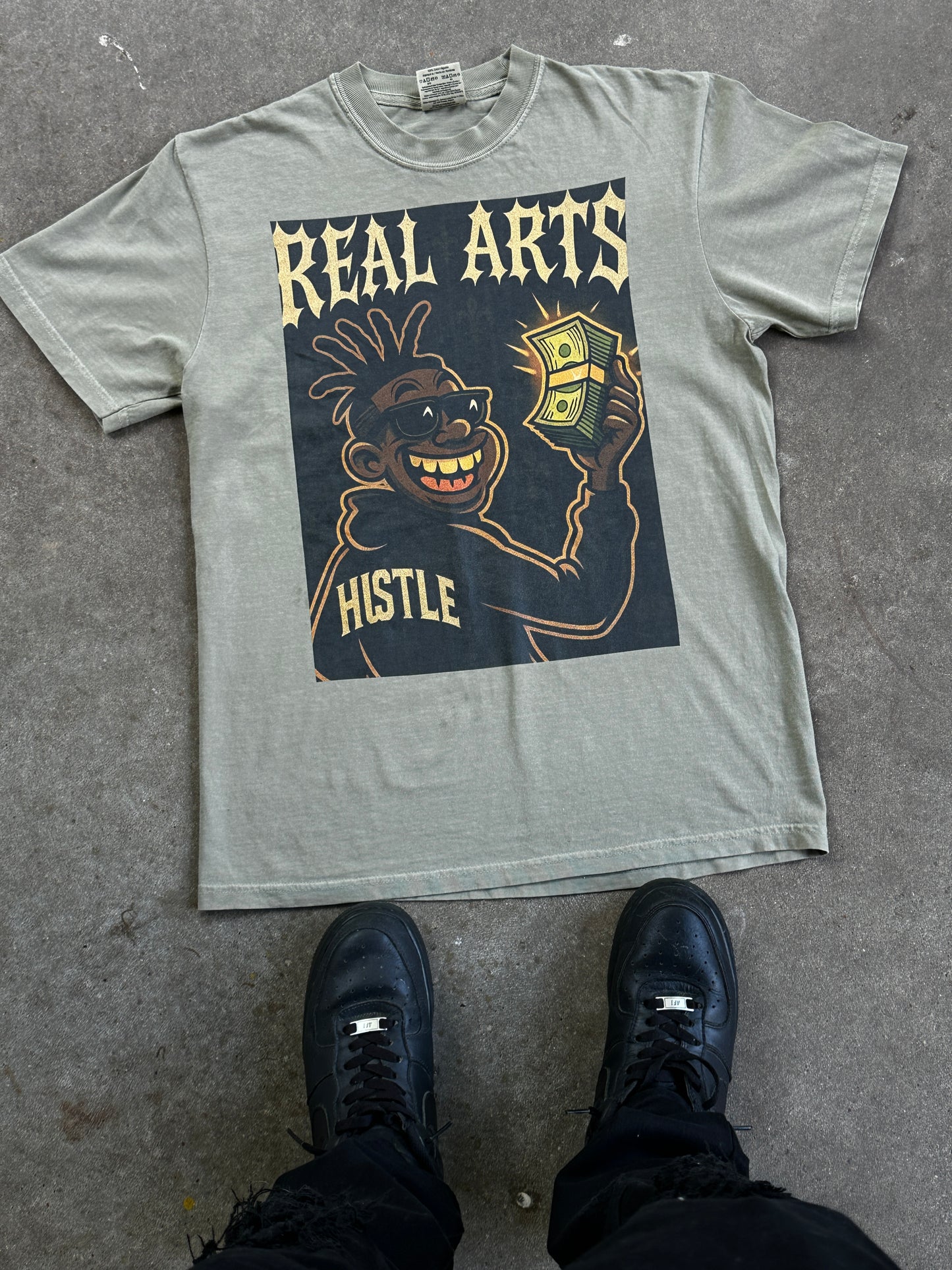 Unisex garment-dyed heavyweight t-shirt
