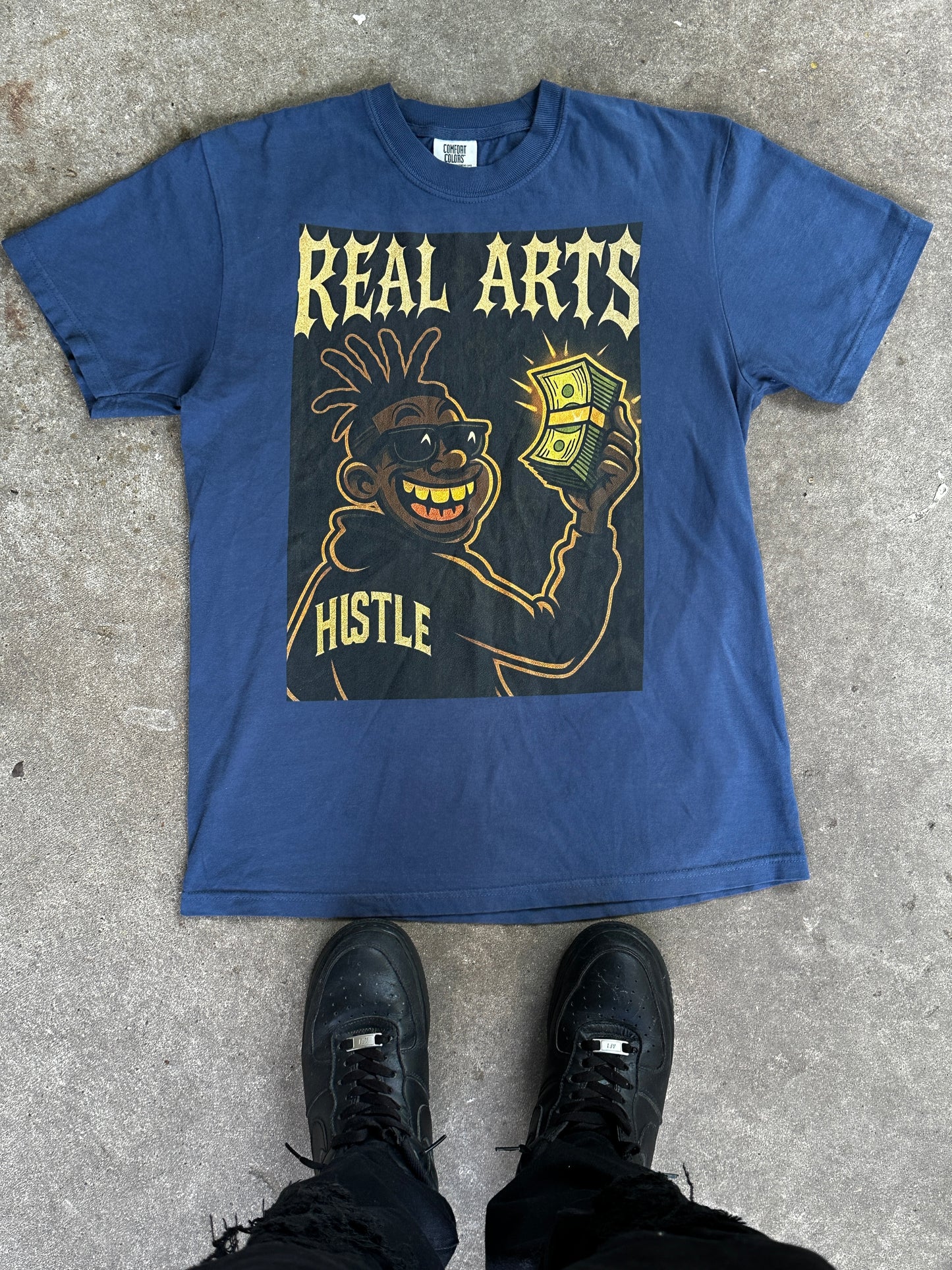 Unisex garment-dyed heavyweight t-shirt